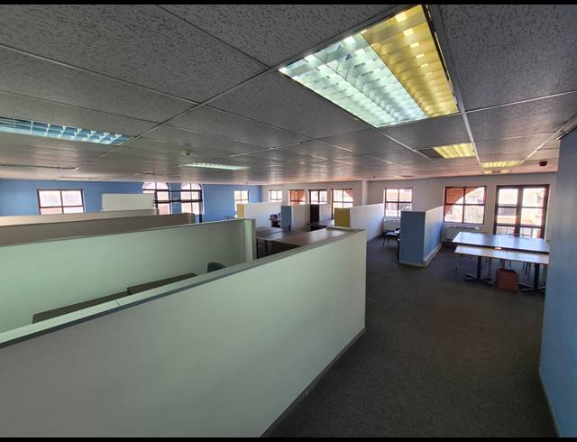 351M² OFFICE TO LET IN RIVONIA